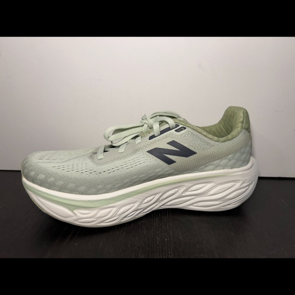 New Balance Light Green and White Sneakers - Picture 8 of 15